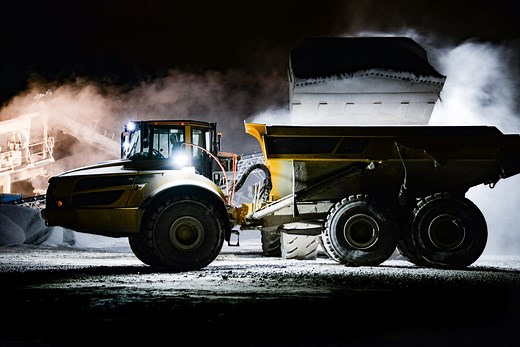 LED Dump Truck Lights for Safety and Efficiency - NORDIC LIGHTS®
