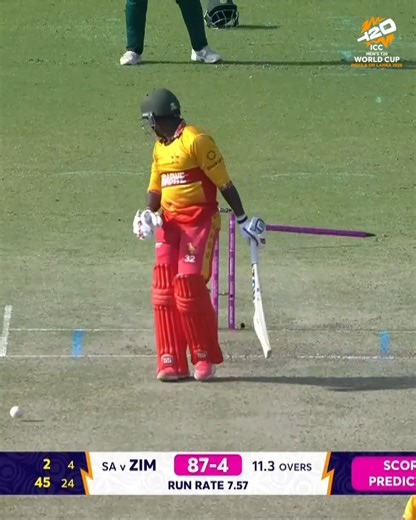 Another stump rattler 👀 Corbin Bosch sends Tony Munyonga packing and Zimbabwe are now five down! #T20WorldCup broadcast details ➡️ https://www.icc-cricket.com/tournaments/mens-t20-world-cup-2026/news/all-the-broadcast-details-for-icc-men-s-t20-world-cup-2026 | ICC - International Cricket Council