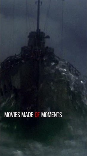 Found that the destroyer was targeting it, depth charge."Attack from the bottom of the sea".《从海底出击》。