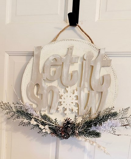 3.5K views · 44 reactions | An easy #dollartree charger plate craft! Winter decor! #Christmas #diy #crafts #diyhomedecor #winter Perfect for winter decor! ❄️ ❄️❄️❄️❄️ Full video in comments! And picture! | Crafting With Nee | Facebook