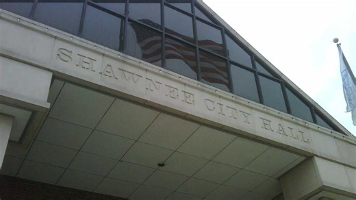 Shawnee City Council approves contract for new city manager