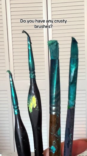A dirty paint brush hack for all your crusty brushes. Top tip- use isopropyl alcohol to soak any brushes with left over paint. Pro tip- use a paint puck with nubs on the bottom to help with scrubbing! #paintbrushhack #crustypaintbrush #howtocleanpaintbrushes #paintbrushcleaning #paintbrushcleaner #paintpuck #arttools #artisttools #acrylicpaint #cleaningpaintbrushes #howtocleanbrushes #artistmusthaves