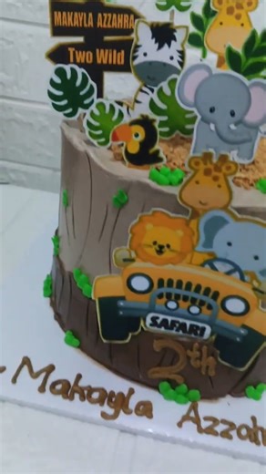 Safari Animals Theme Cake