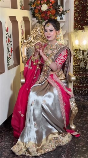 Apra Makeovers & Academy on Instagram: "Apra’s Karwachauth Look😍 Makeup Bookings are open Jan-Dec 2025-2026 STUDIO & VENUE BOTH 𝐖𝐞 𝐎𝐧𝐥𝐲 𝐇𝐚𝐯𝐞 𝐎𝐧𝐞 𝐁𝐫𝐚𝐧𝐜𝐡______ . Mua- @preeti_rekha.mua Saree- @odhniworld Lens- @aquafresh_lens Jewellery- @sangini_accessories Henna- @ramkumarmehandi.in Floral Hair Accessory - @flowerstoriesbyjaanvi Thaali & K