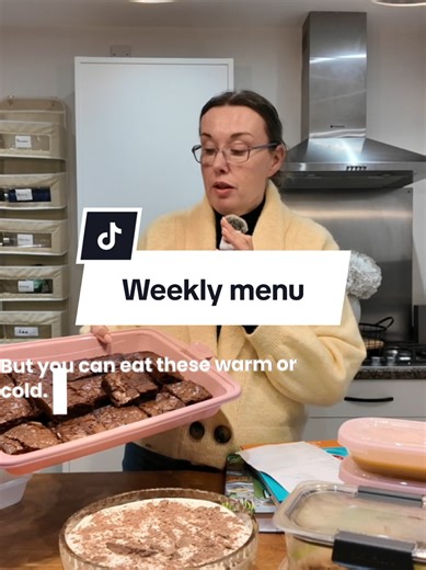 @Sarah Rossi - Taming Twins @Nestlé Weekly menu for a family of 8 snacks cheese scones (using up leftover cheese from Christmas) brownies Trifle after dinner treat. Leek and potato soup (using up leftover veg) Monday-sticky pork meatballs Tuesday-Chicken Tikka traybake Wednesday-Cheese and tomato pasta, with homemade foccacia Thursday-Chicken and sweetcorn bake. Friday-Chilli Saturday-Chicken Burger and homemade wedges #budgeting #foodtok #feedingafamily #familyfood #budgetfriendly