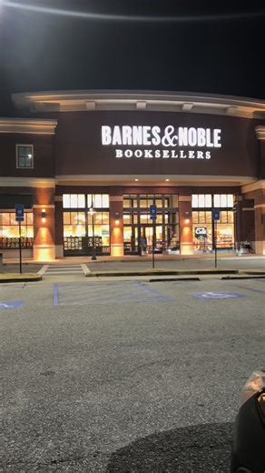 come with me to @Barnes & Noble on new release Tuesday! 📚✨🫶🏻 #books #booktok #barnesandnoble #bookshopping #bookhaul