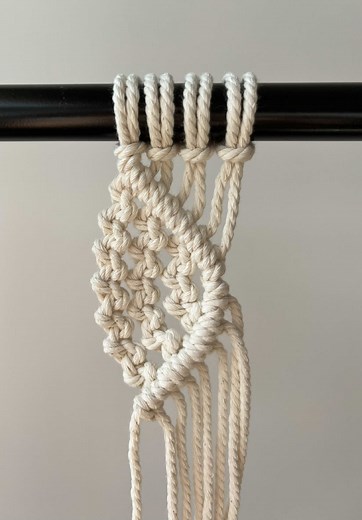 Macrame Pattern 🧶 #macrametutorial #macrame #macramepattern #valentinesdaydiy #macrameknots #macramemaker #macrameknot #diy