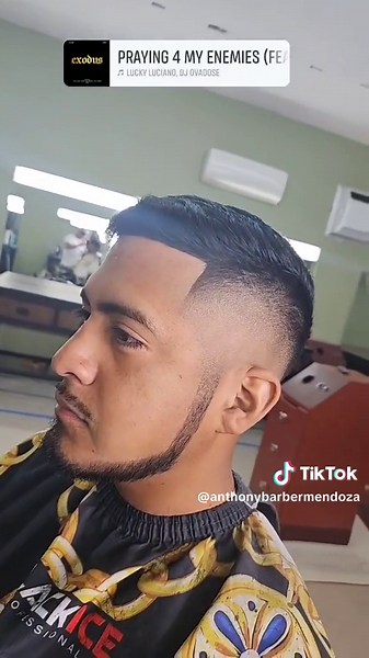 #viral #fresh #haircut #barber #foryoupage KLIPPER KINGS 🤴 BARBERSHOP 3408 PLEASANTON/SAN ANTONIO, TX 726-220-1759 APPOINTMENTS & WALK INS AVAILABLE #CRISPY #CUT