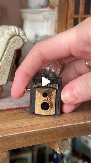 Carinne on Instagram: "I love finding minis that actually work. Ok. So maybe they don’t always need to FULLY work… but minis that do cool things that they’re real life size counterparts would do. .. a fridge light that turns on when you open it; a snow cone machine that actually shaves ice; candles that really light; a gum ball machine that really dispenses gum balls; stoves that cook, mixers that mix, mops that mop. I love pieces that move and light and twirl like that should. It definitely is 