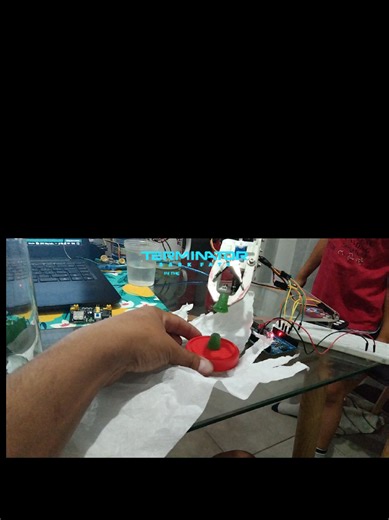 Enseñándole a mi hijo cómo programar Arduino, el lo bautizó con el nombre de su abuelo