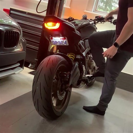 2019-2023 HONDA CBR/CB 650R INTEGRATED TAILLIGHT | DEMO