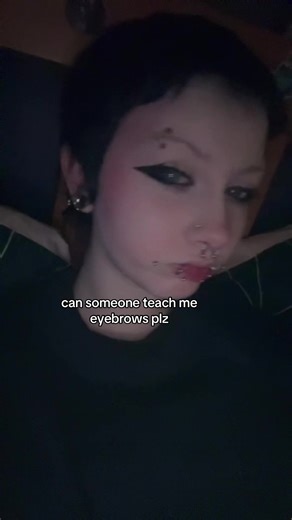 i look silly when they are drawn on but i hatteeee my blonde eyebrows