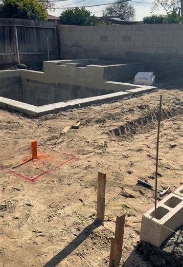 BBQ island coming right up! Build by our team. Happy Friday! #pools #poolbuilder #construction #rebar #cement