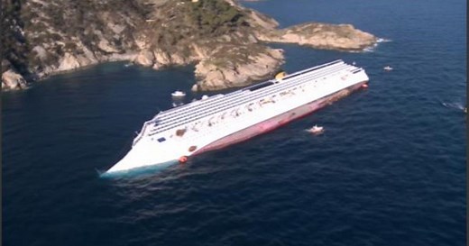 Costa Concordia, l'isola del Giglio ricorda il naufragio di 12 anni fa