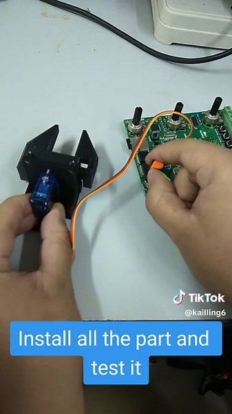 3D Printed Parallel Gripper with SG90 Servo Motor