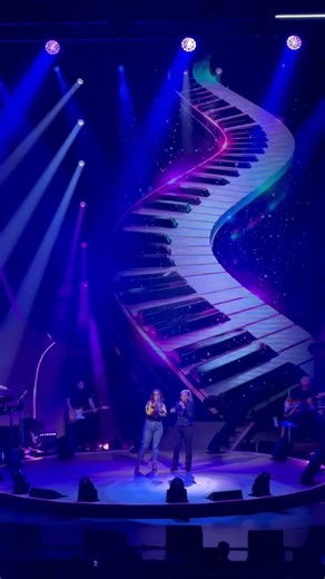 Alizée & Dorothée - Pour faire une chanson (1983) - Palais des Congres de Paris 2026 April 4