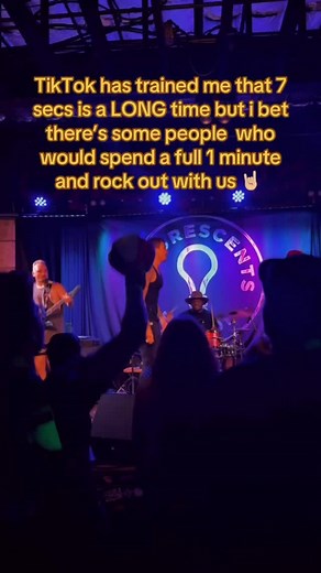 Is there any people with attention spans up to 1 minute left?? | FELICITY