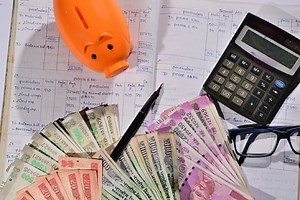 Pay Matrix: क्या है 'पे मैट्रिक्स'? जिससे सरकारी कर्मचारियों के वेतन पर पड़ेगा सीधा असर, आसान शब्दों में समझें सबकुछ