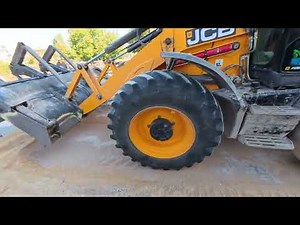 JCB 5CX Backhoe Loader in a Narrow & Deep Trench | High-Risk Precision Work