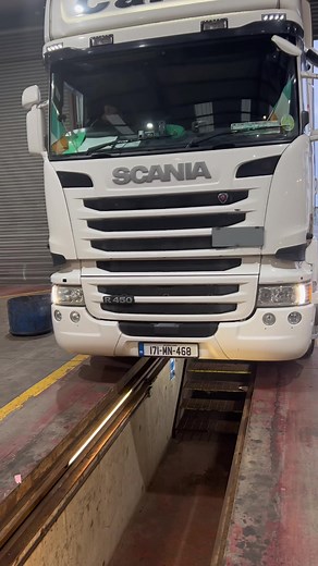 Laser wheel alignment on one of our Scania R450 this week. #carna#garagetok#yardtok #scania