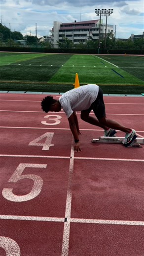 アブラハム光オシナチ⚡⚠️AbrahamHikariOshinachi on Instagram: "@cwx.jp 様ご提供ありがとうございます。ウェアもスパッツも靴下も、走りやすくてたまらんばい‼︎ ご #PR#CWX"