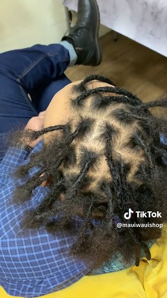 How to extend the natural hair dreadlocks with synthetic extensions 🙌🏻 #dreadlocks #dreadhead #hairextensions #rastas #hreadartist #mauiwauidreads #дредикиїв #dreadstudio #dreadstutorial #dreadlocktutorial