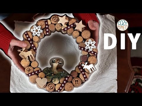 DIY Wine Cork Wreath Tutorial - Holiday Wreath DIY Christmas