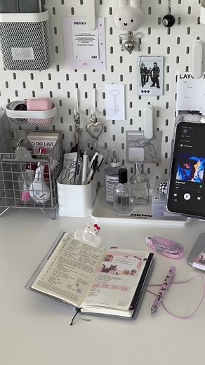 Organize Your Desk with IKEA Office Organization Ideas