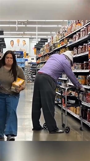 242K views · 3.2K reactions | Farting King farting pranks 藍 #fart #fartpranks #fypシ #foryouu #prank #smileplease #funnypost #funnyprank #farting #america #trynottolaugh | farting pranks | Facebook