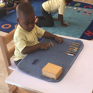 Next is grace and courtesy reinforcement 😅 but first let’s finish counting teens.... #lagosmums #afterschoolclub #naijamoms #whitelightschool #montessori #math #counting #teens #teenbeads #quantity | White Light Montessori school