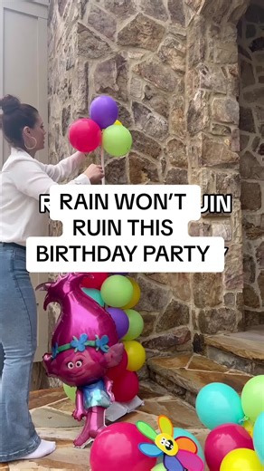 Easy and Fun Indoor Birthday Party Activities For Kids #diy #birthdaypartyideas #trollsbirthdayparty