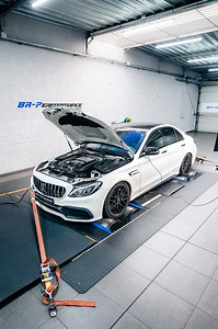 Mercedes Classe C 63 AMG 4.0T 🔥 Découvrez cette puissante Mercedes sur notre banc de puissance ! 🚀 ◾Stock : 476 CH / 650 NM ◾Réel : 478 CH / 700 NM ◾Stage 1 : 576 CH / 924 NM 📈 Gain : 98 CH / 224 NM Désormais reprogrammée stage 1, elle a atteint un niveau de puissance supérieur : des accélérations saisissantes, un couple impressionnant et toujours plus de réactivité. Découvrez le plaisir d’une conduite encore plus palpitante ! 🚗💨 -—————————————— Discover this powerful Mercedes on our power 