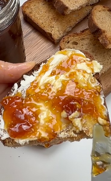 Easy homemade lemon marmalade recipe you can make in minutes