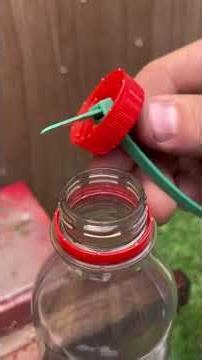 The screw holder made from a small bottle A simple trick... #Shorts #gearhacksdiy