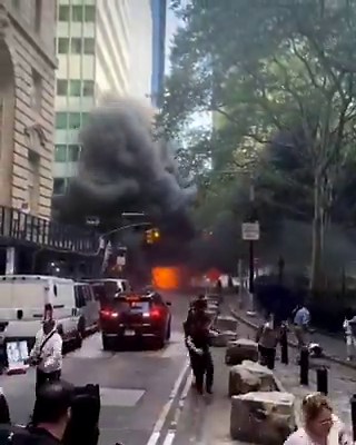 Car exploded by the bull statue in nyc.. no other info has been provided.. but could this be a terrorist attack 🤔 because cars just dont explode