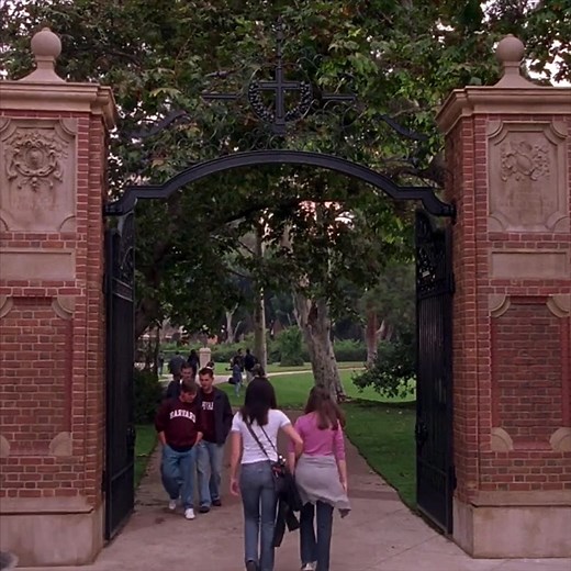 Exploring the Massive Library at Harvard | Gilmore Girls