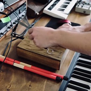 Coda Box - Electric Hand Drum // Stomp Box // Mini Cajon // Guitar Effects Pedal Percussion Instrument - Etsy