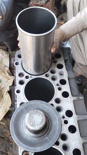 How to Install Cylinder Liners Like a Pro | Heavy Duty Engine Repair|Fitting a New Cylinder Sleeve