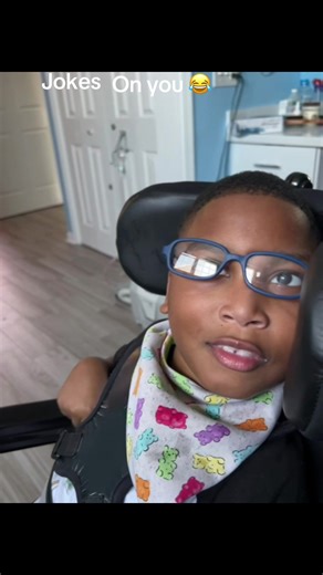 King and Nas are twins now lol 😂😖! Nas glasses are always all over The place ( insider) #jokes #funnyvideo #twins #brothers #cvi