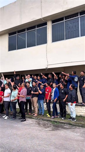 1.4K views · 16 reactions | 17 years ago, Fipper began with a simple dream to bring fun, comfort and sustainability to every step you take充勇 Here’s a glimpse of the small celebration we had with the Fipper team. #FipperSlipper #Fipper | Fipperslipper | Facebook