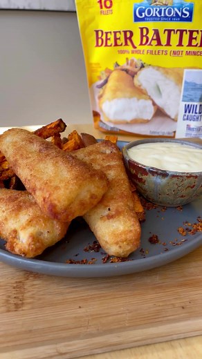 Quick/easy weeknight meal with @Gorton’s Seafood protein-packed Beer Battered Fish Fillets! #GortonsPartner #NationalSeafoodMonth #FiveIngredientMeal #food