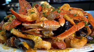 Today I show you guys a couple of ways to make a Seafood Boil at home! Let me know what your favorite method is in the comments! Enjoy. Ingredients: (Feel free to add or omit any seafood or extra ingredients based on your budget or preference!!) 5 lbs Crab Legs 2 lbs Frozen Jumbo Shrimp 1 lb Mussels As many potatoes as you prefer (halved) Lobster Tails and Lobster Claws 5 ears of Corn 2-4 lbs Andouille Sausage 1-2 lbs Kielbasa 4-6 Cans of Beer (or chicken stock) For the Boil (Big Pot) Method: 6-