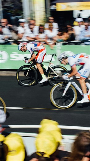 Uptrack on Instagram: "Bernard Tapie augmente les salaires des coureurs du Tour de France 🚴 Dans les années 1980, l’homme d’affaires estimait que les coureurs étaient « sous-payés ». Il a alors provoqué une véritable inflation des salaires en décidant d’augmenter considérablement la rémunération des cyclistes de son équipe La Vie Claire. 🍿 Le documentaire LE TOUR DE FRANCE DANS TOUTES SES ÉTAPES est disponible sur la plateforme de streaming Uptrack. #tourdefrance #bernardtapie #cyclisme #uptra