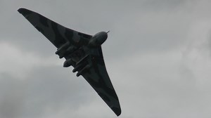 THAT HOWL ! The one time I filmed the real Avro Vulcan XH558 | Essential RC