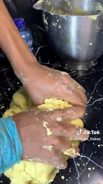 Baked meat pie #cakes_en_flakes #foryoupage #creatorsearchinsights #fyp #meatpie