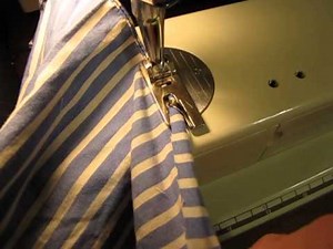 Bernina 930 rolled hemmer video 004