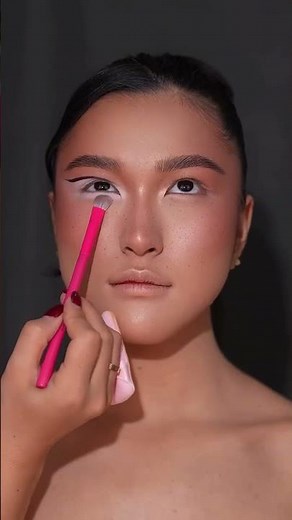 Bold Cat Eye Makeup Look 🐱✨ | Easy Winged Eyeliner Tutorial for Beginners