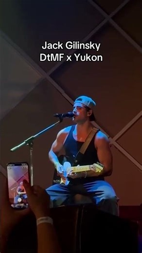 Our DtMF x Yukon mashup live in Brazil! #JackAndJack #JackGilinsky #BadBunny #JustinBieber #SBLX