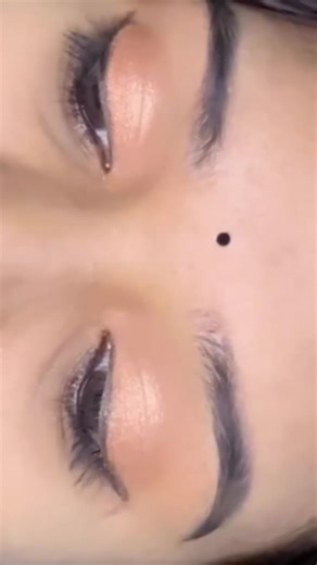 Soft orange eye makeup tutorial ✨🍁#eyemakeup #eyetutorial #makeupartist #softglamlook