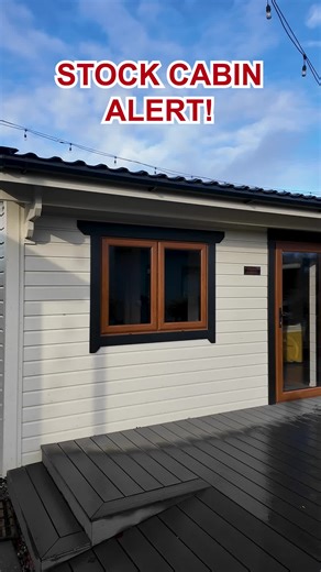 This is our 1 Bed D2 cabin, 7m x 4m, and it’s in stock and ready to go. Built for real use, it includes 100mm roof and floor insulation, heavy-duty 28mm floorboards, toughened safety glass, and high-quality glulam windows and doors. A steel roof, gutters, breathable membranes, and full exterior paint system are all part of the package, along with professional on-site assembly. Fast delivery. Fast build. High-spec finish.